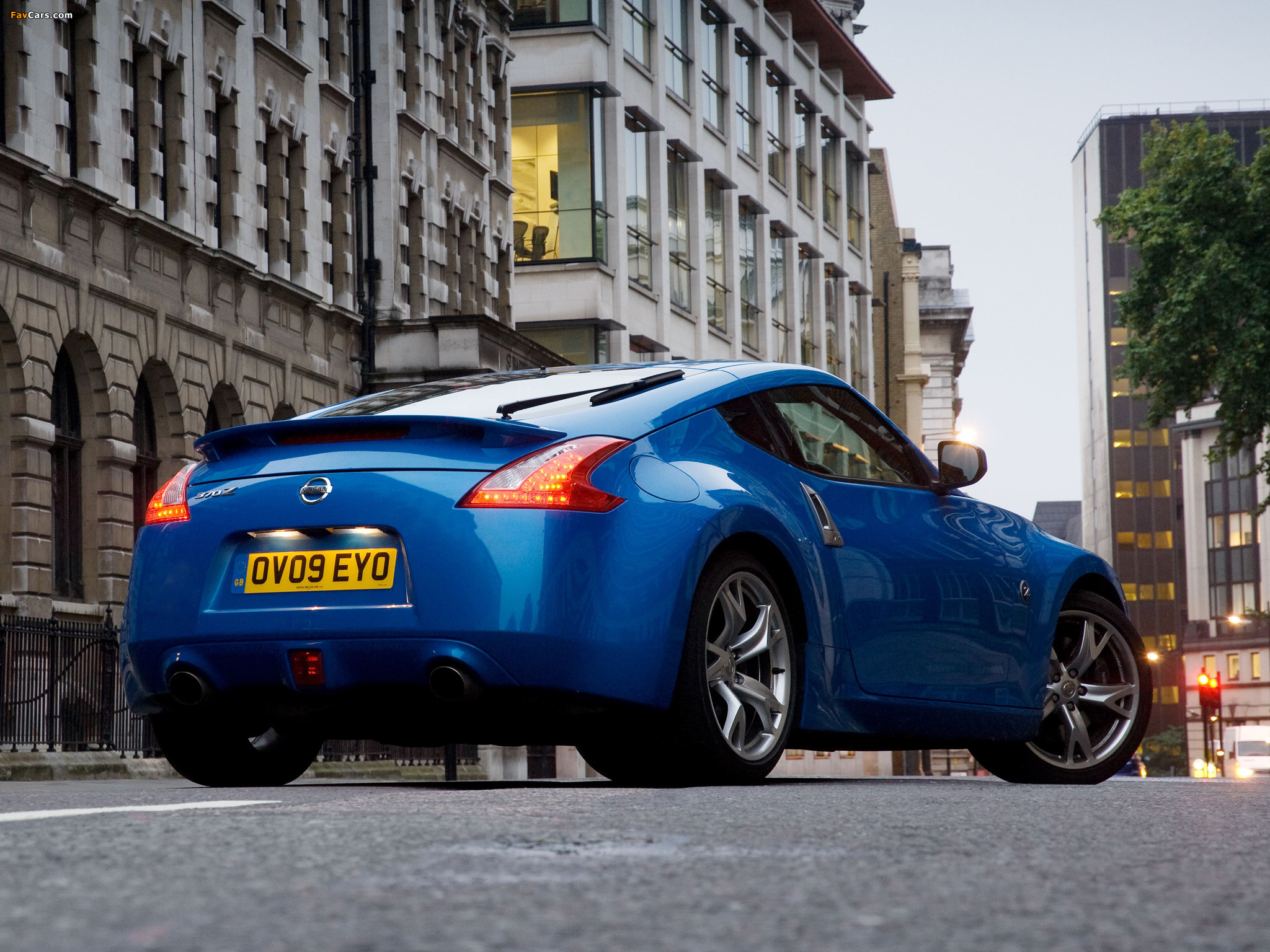 Nissan 370Z UK-spec 2009–12 photos (2048 x 1536)