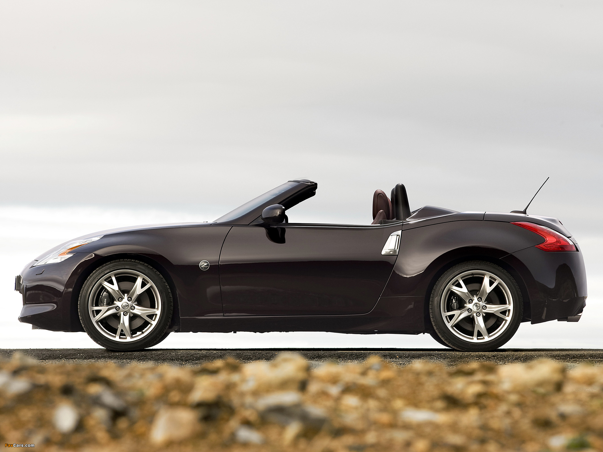 Nissan 370Z Roadster 2009 pictures (2048 x 1536)