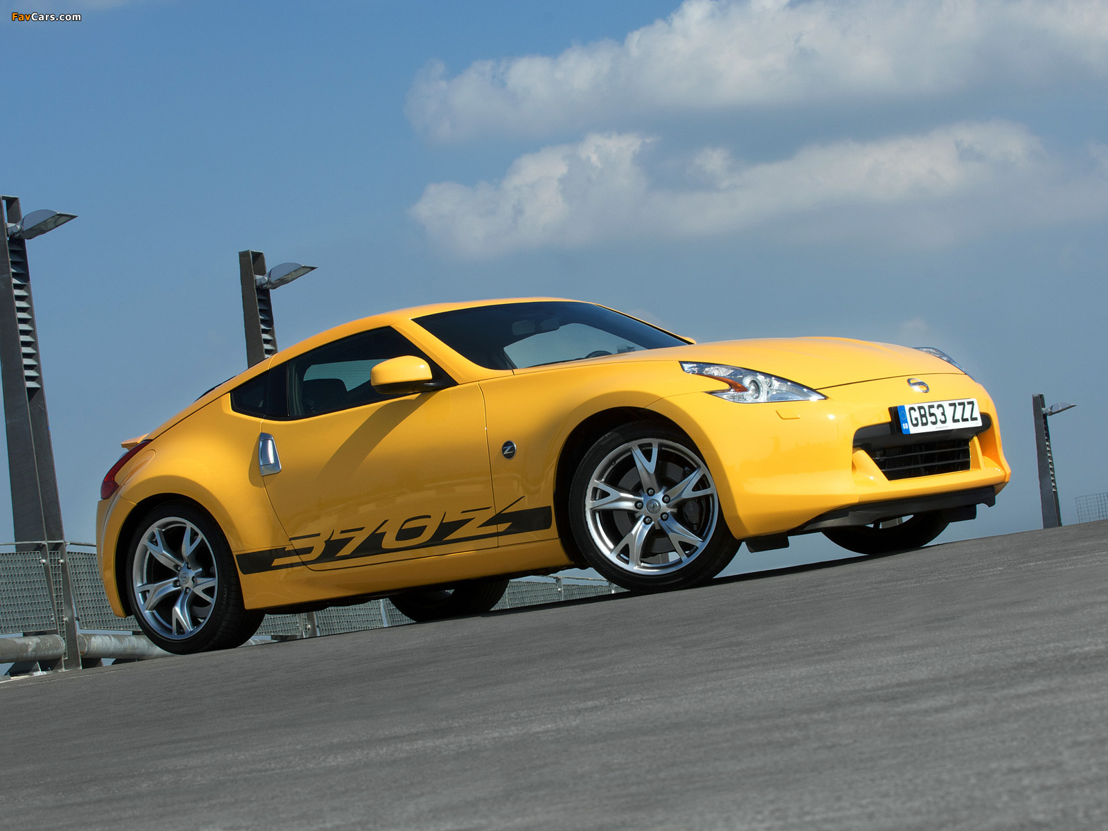 Nissan 370Z Yellow 2009 pictures (1600 x 1200)
