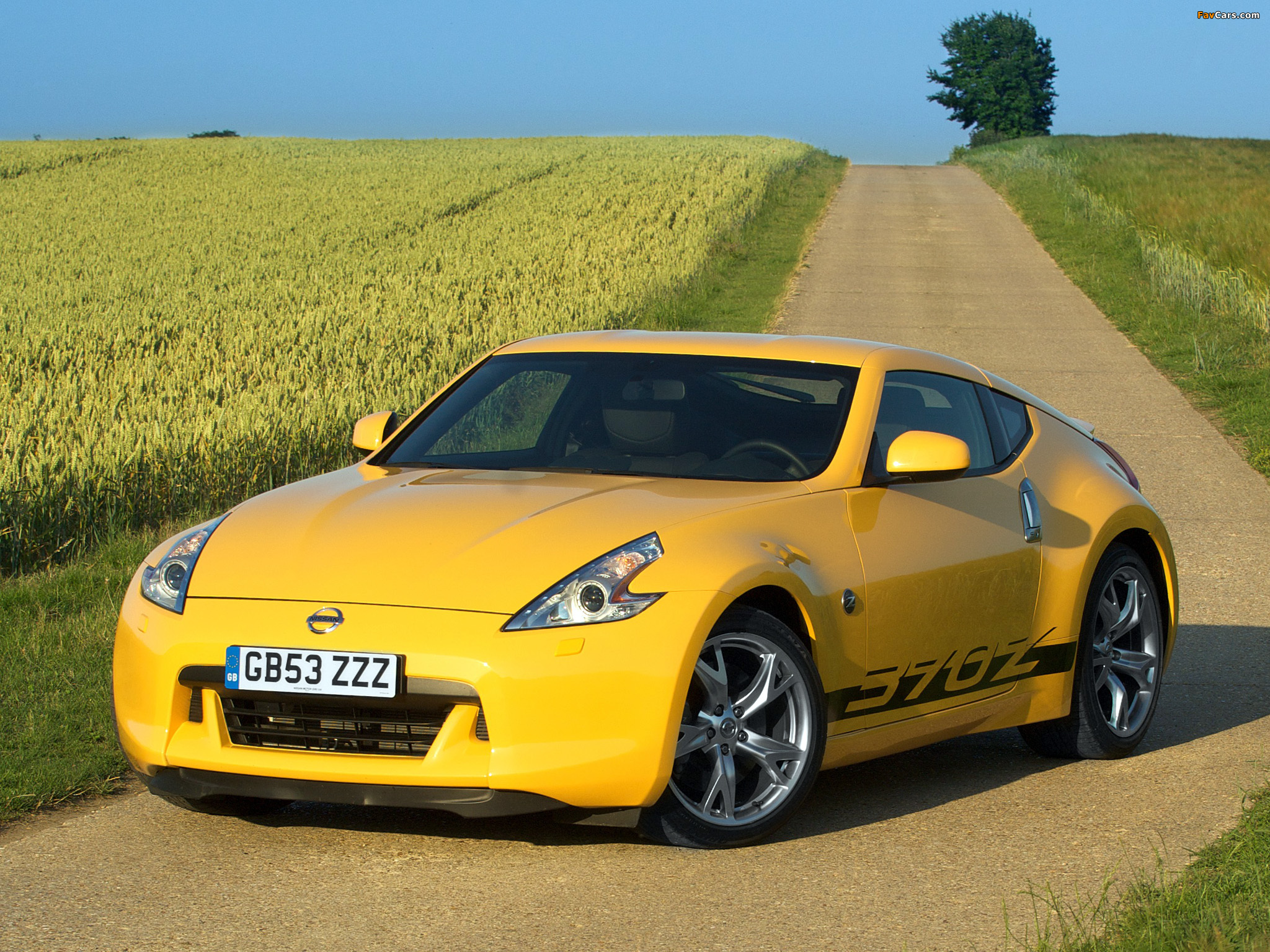 Nissan 370Z Yellow 2009 pictures (2048 x 1536)