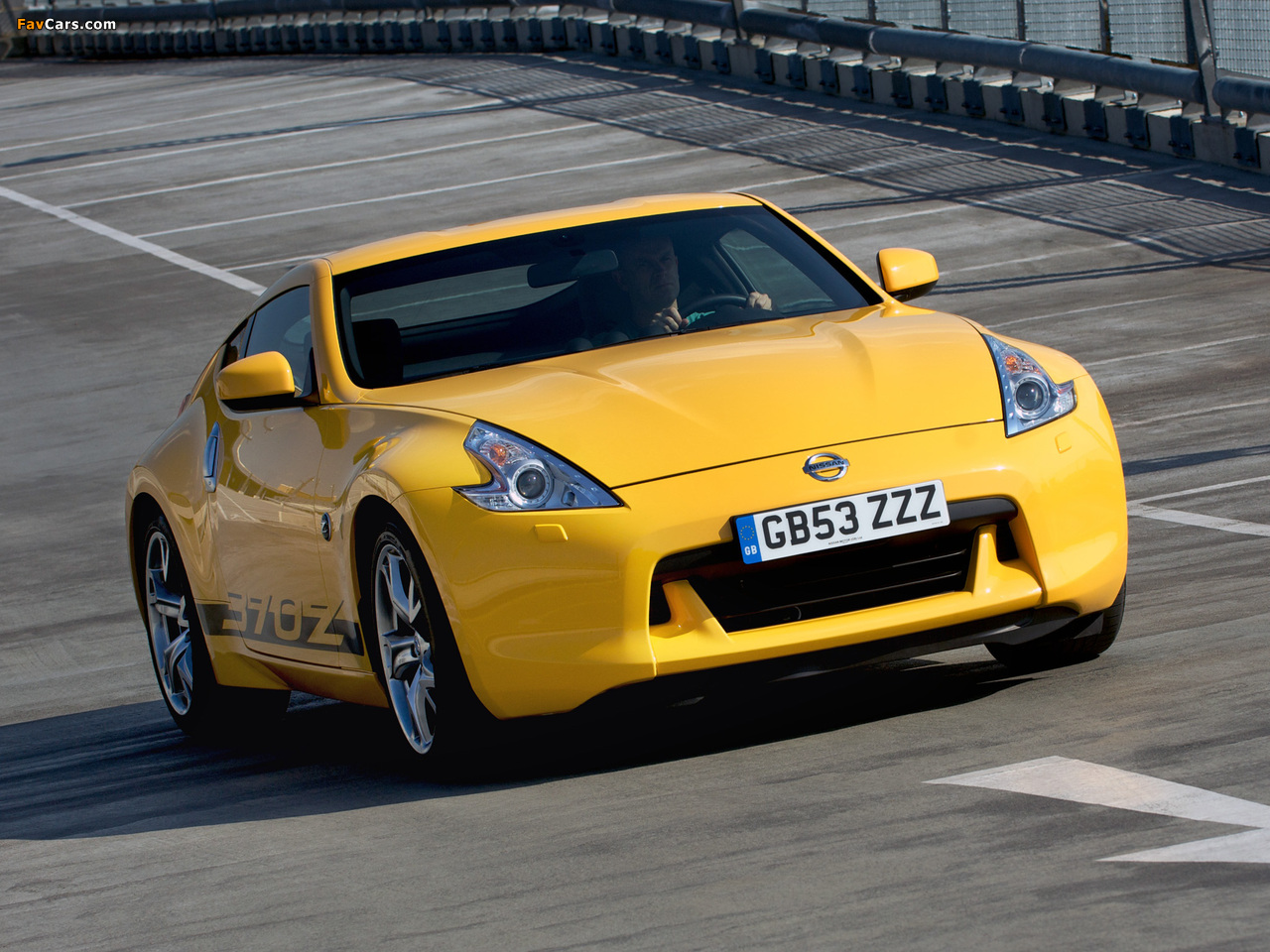 Nissan 370Z Yellow 2009 wallpapers (1280 x 960)