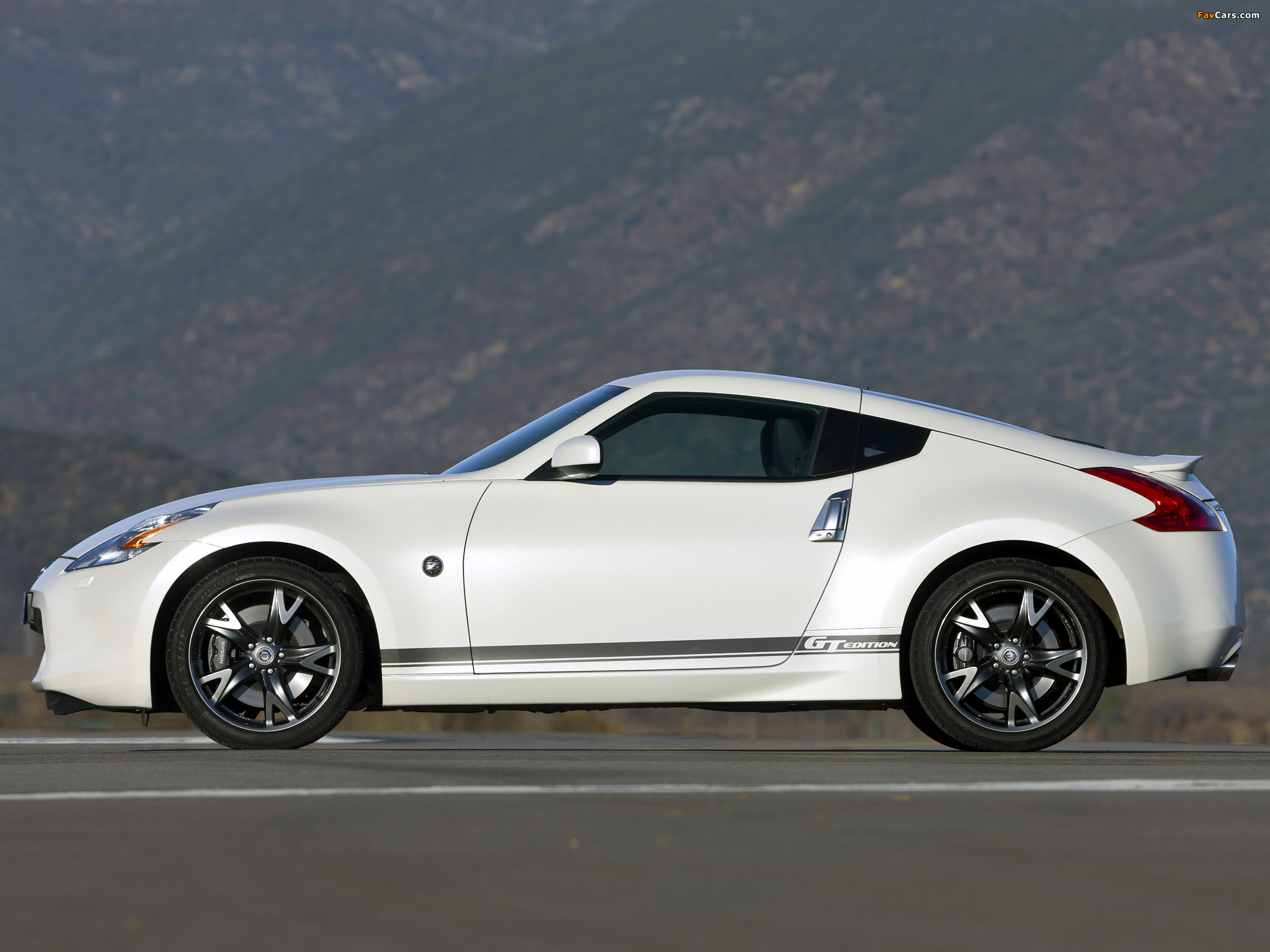 Nissan 370Z GT Edition 2011–12 photos (2048 x 1536)