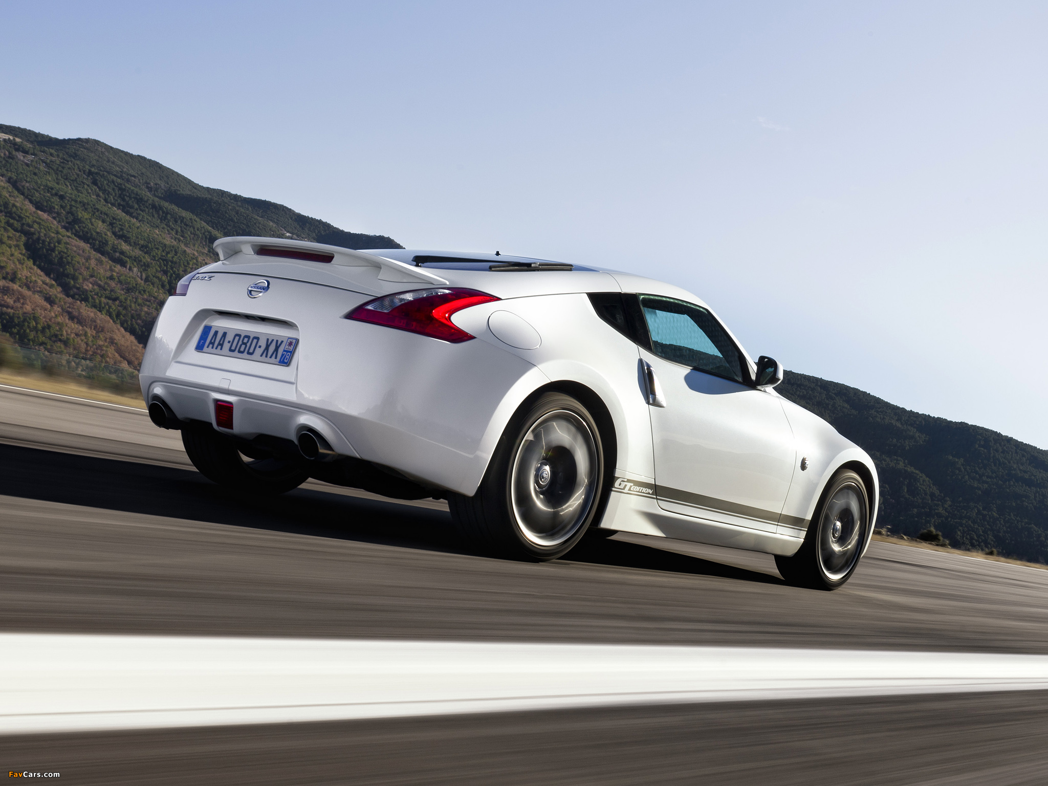 Nissan 370Z GT Edition 2011–12 wallpapers (2048 x 1536)