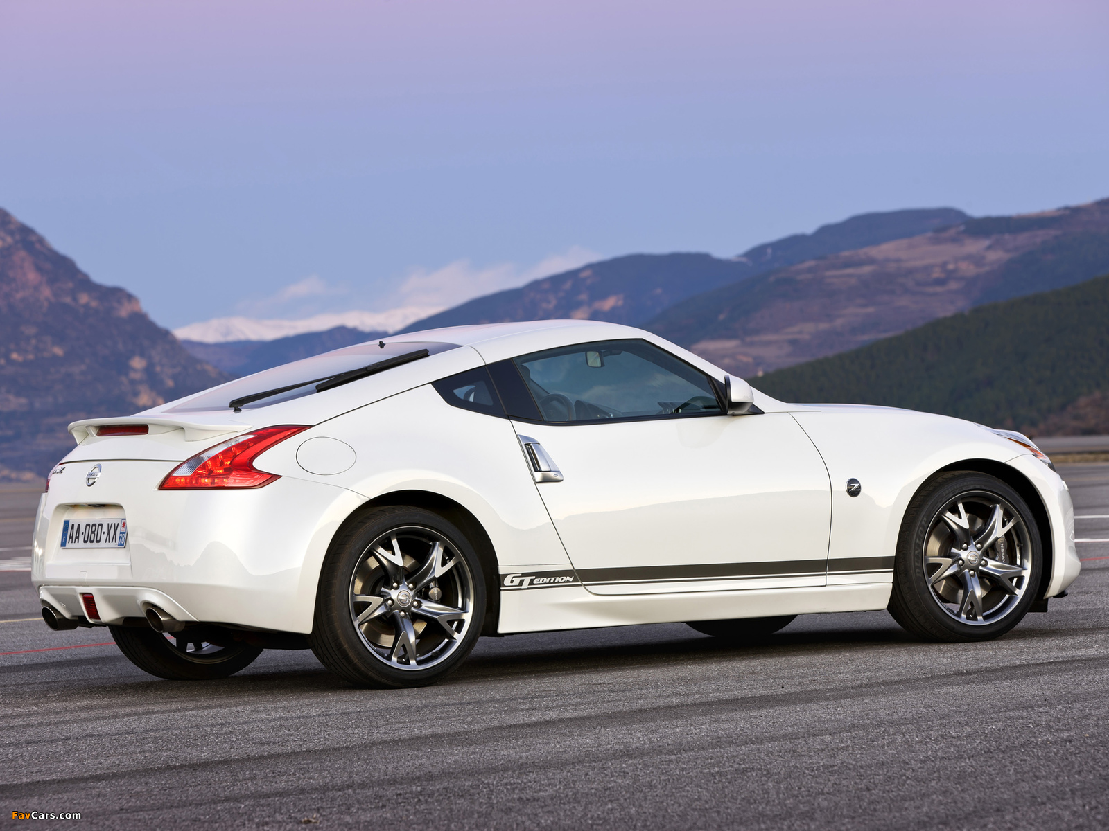 Nissan 370Z GT Edition 2011–12 wallpapers (1600 x 1200)