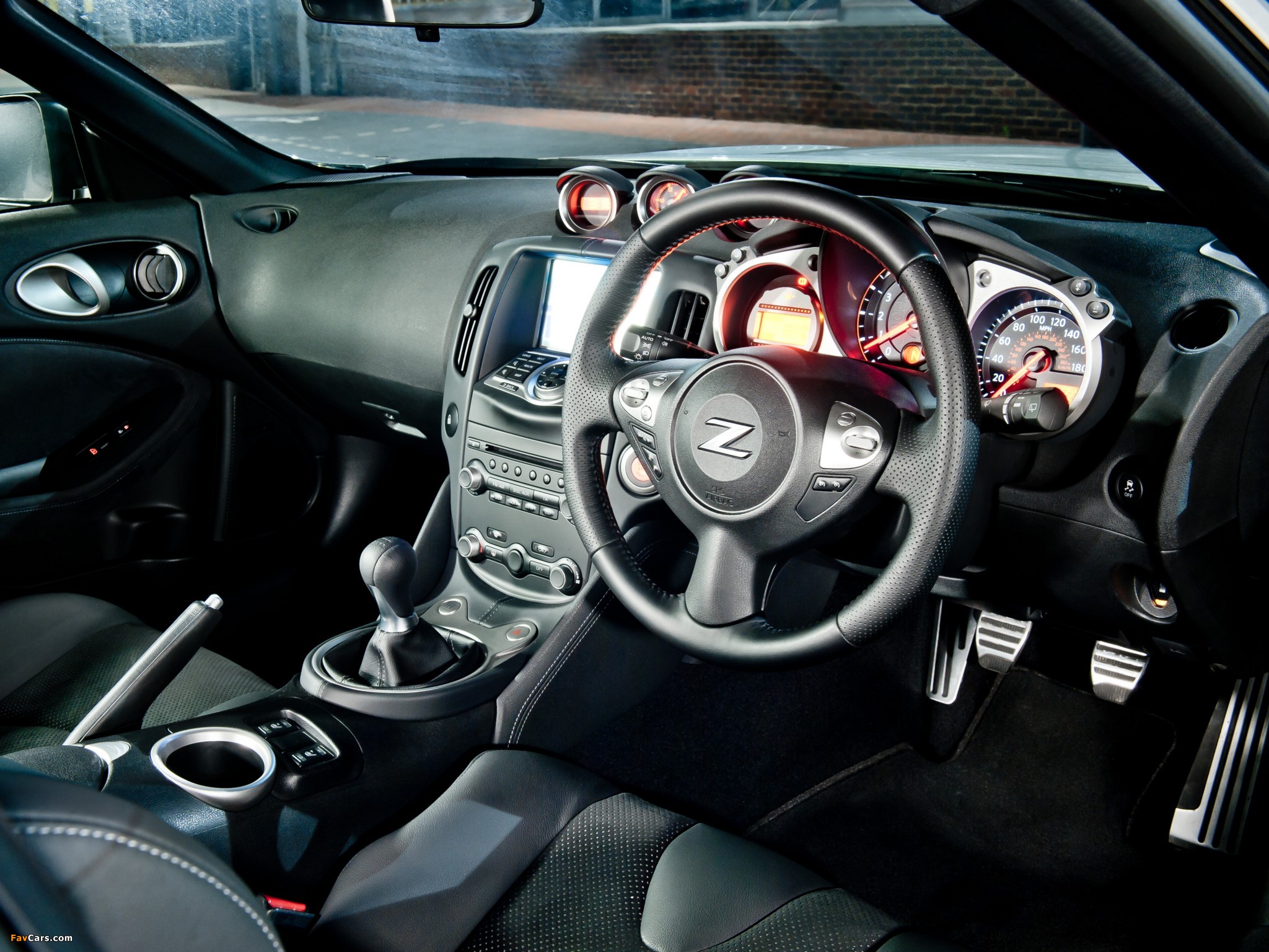 Photos of Nissan 370Z GT Edition UK-spec 2011–12 (2048 x 1536)
