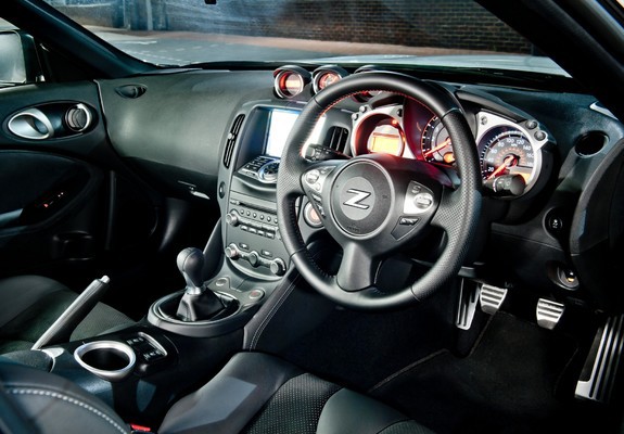 Photos of Nissan 370Z GT Edition UK-spec 2011–12