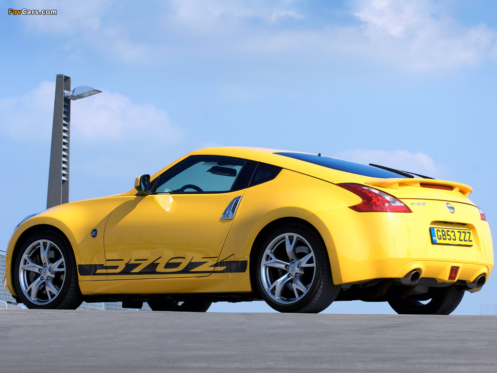 Nissan 370Z Yellow 2009 wallpapers (1024 x 768)