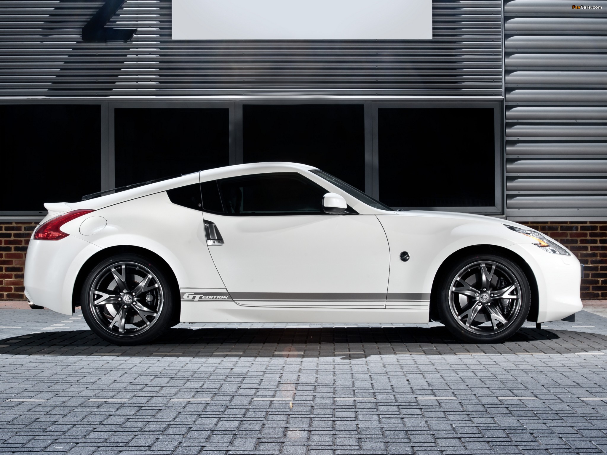 Nissan 370Z GT Edition UK-spec 2011–12 wallpapers (2048 x 1536)