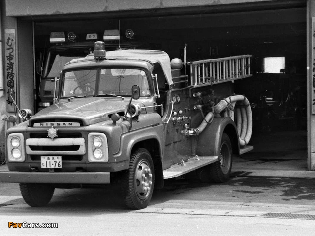 Nissan 680 Fire Truck photos (640 x 480)