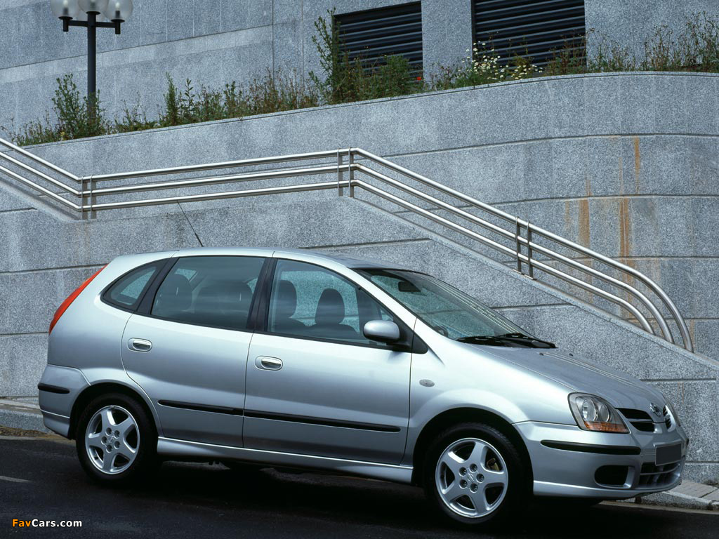 Images of Nissan Almera Tino (V10) 2000–06 (1024 x 768)