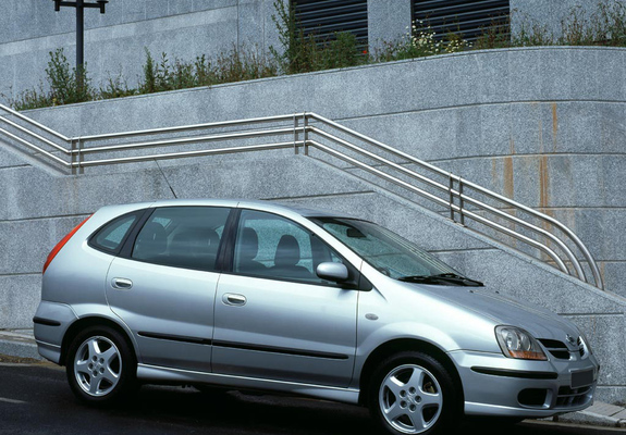 Images of Nissan Almera Tino (V10) 2000–06