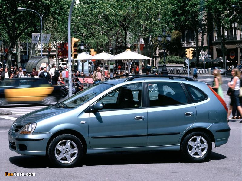 Nissan Almera Tino (V10) 2000–06 photos (800 x 600)