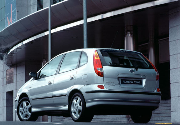 Pictures of Nissan Almera Tino (V10) 2000–06
