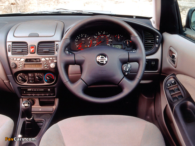 Nissan Almera 5-door UK-spec (N16) 2000–03 images (640 x 480)