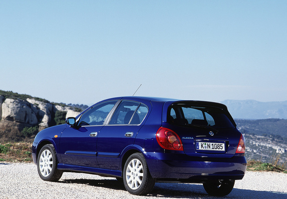 Nissan Almera 5-door (N16) 2003–06 images