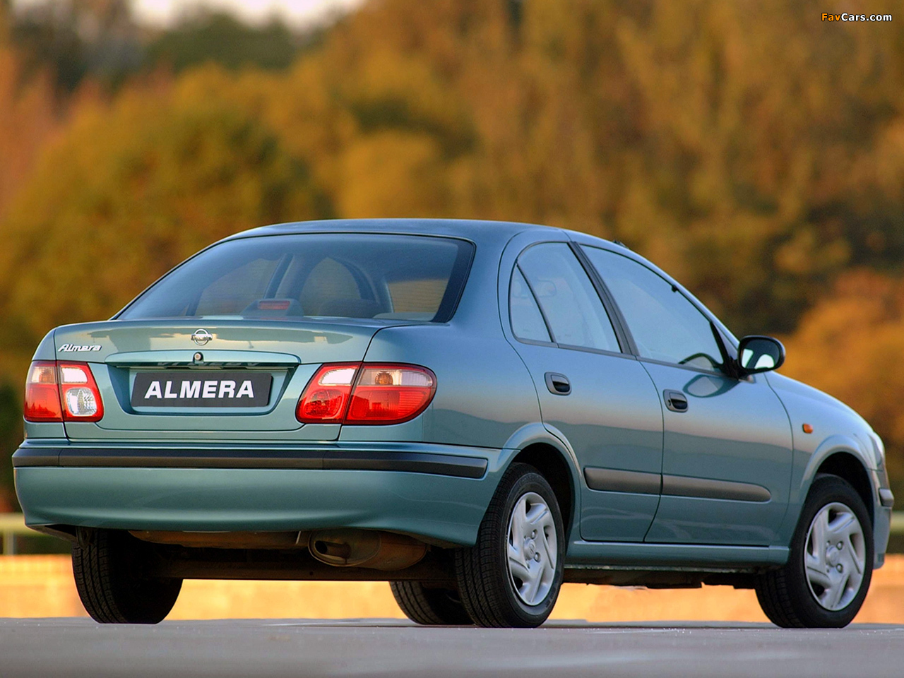 Photos of Nissan Almera Sedan ZA-spec (N16) 2000–03 (1280 x 960)