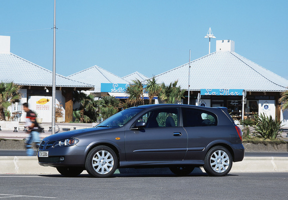 Photos of Nissan Almera 3-door (N16) 2003–06