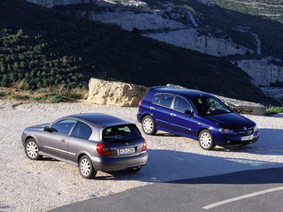 Nissan Almera photos