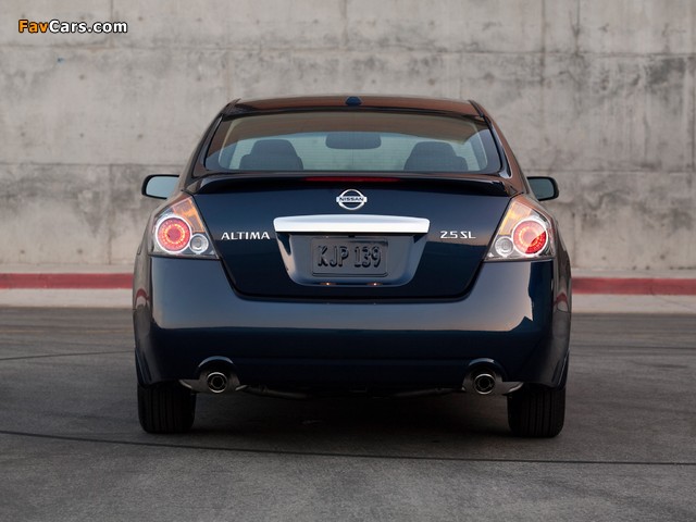 Pictures of Nissan Altima (L32) 2009–12 (640 x 480)