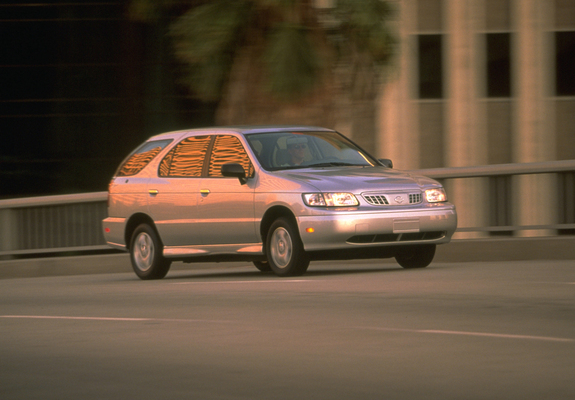 Nissan Altra EV 1998–2002 images