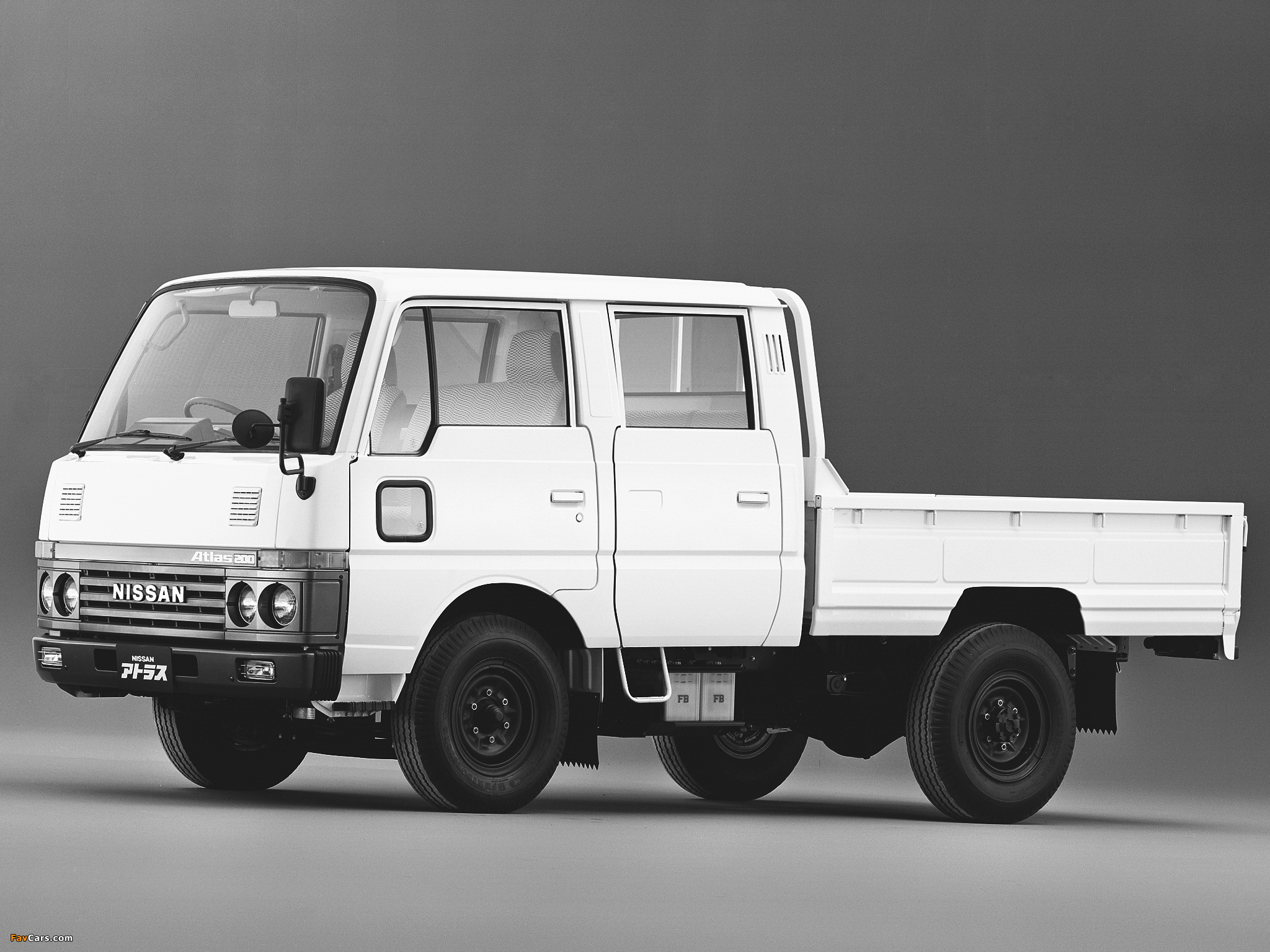 Photos of Nissan Atlas Double Cab (H40) 1981–91 (2048 x 1536)