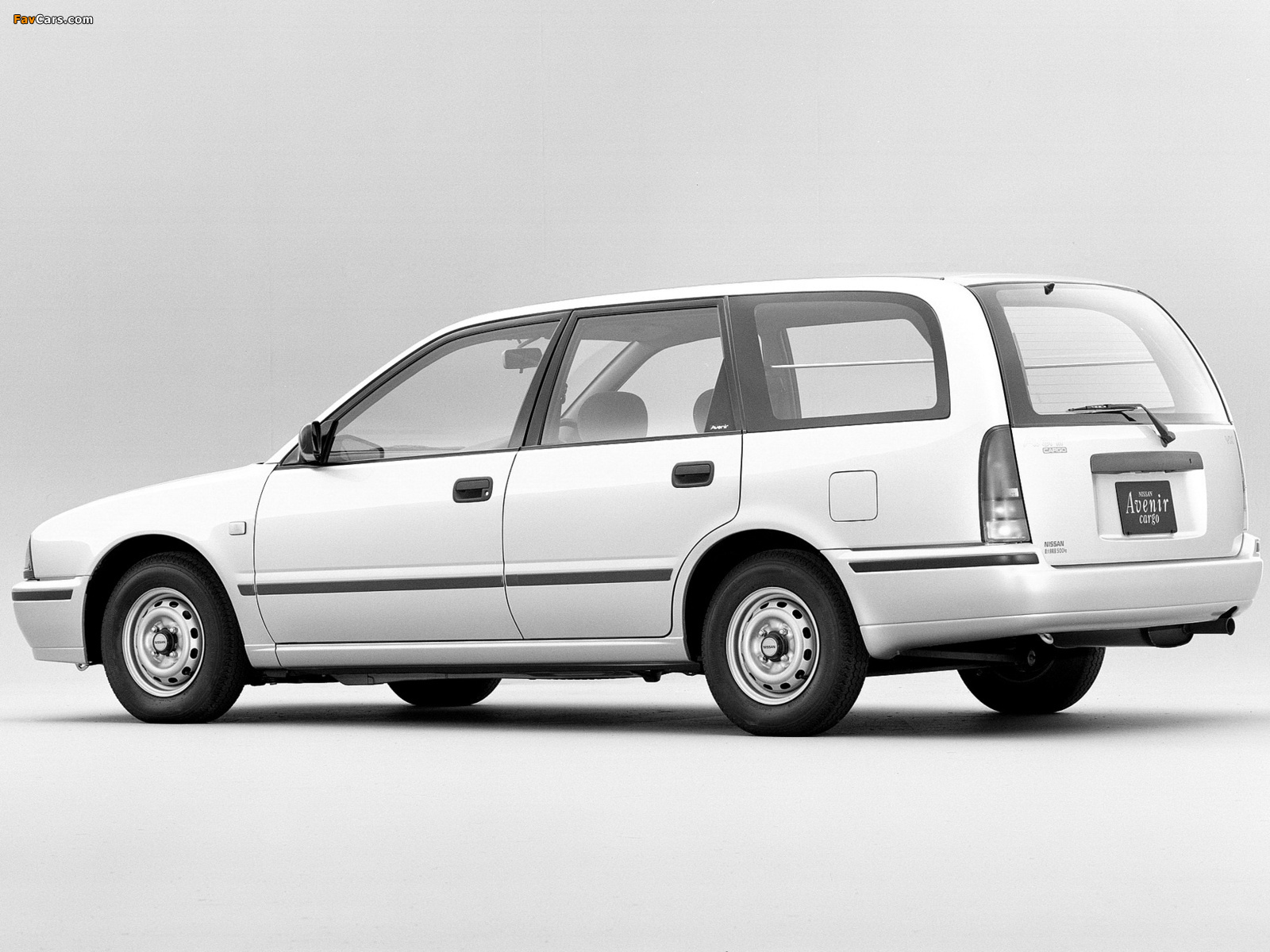 Nissan Avenir Cargo (W10) 1990–98 photos (1600 x 1200)