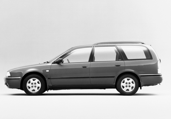 Nissan Avenir (W10) 1990–98 pictures