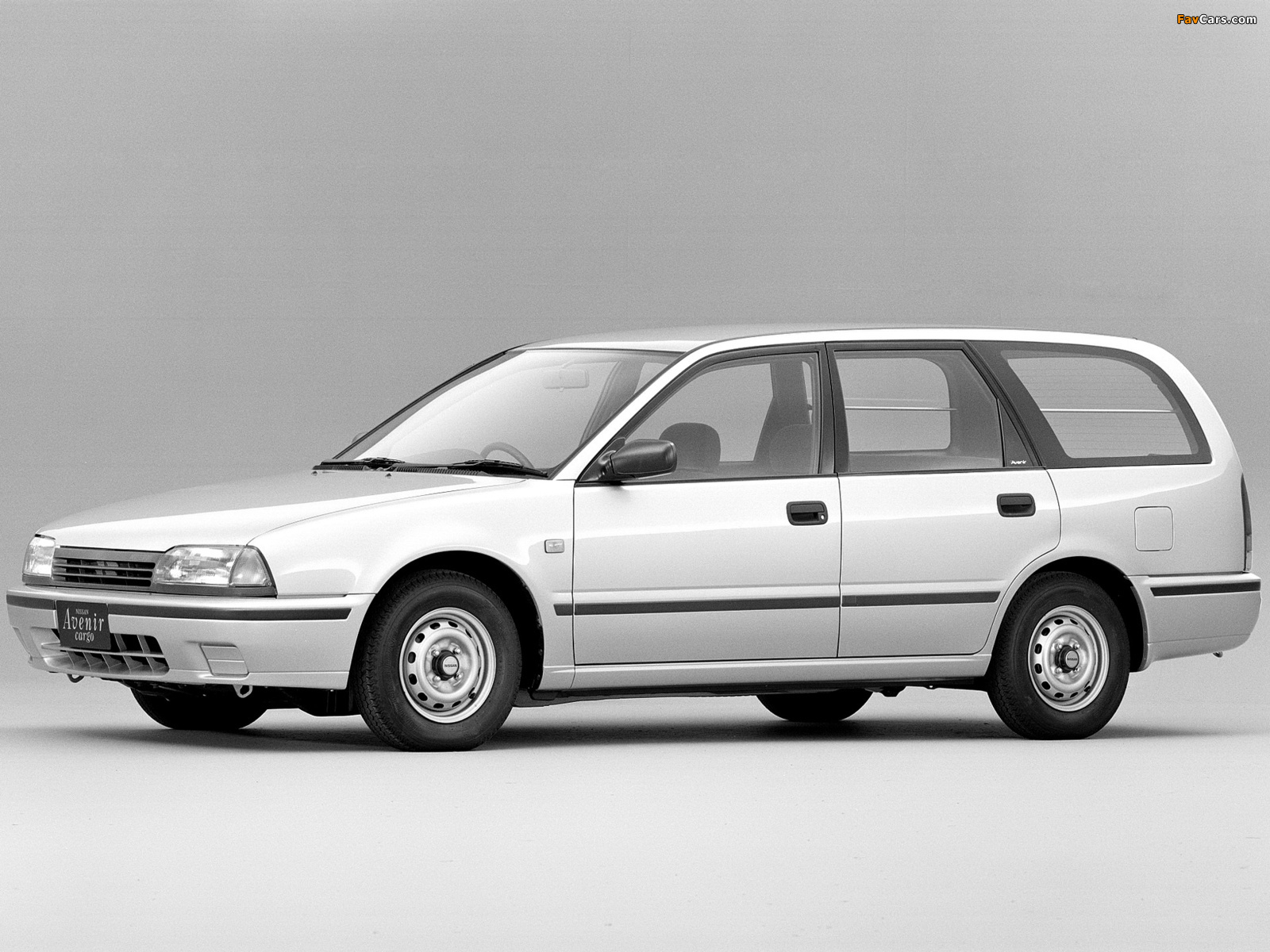 Nissan Avenir Cargo (W10) 1990–98 wallpapers (1600 x 1200)