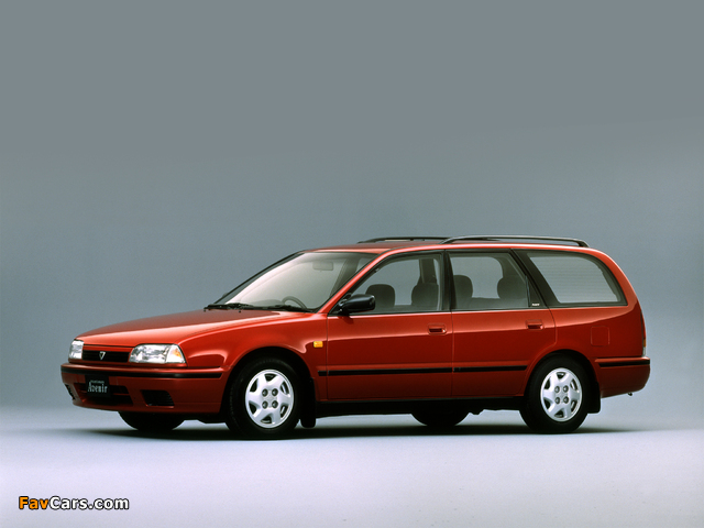 Photos of Nissan Avenir (W10) 1990–98 (640 x 480)