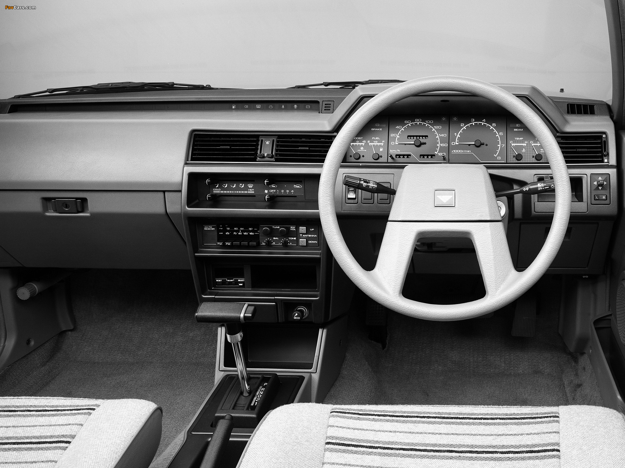 Images of Nissan Bluebird SSS Sedan (U11) 1983–85 (2048 x 1536)