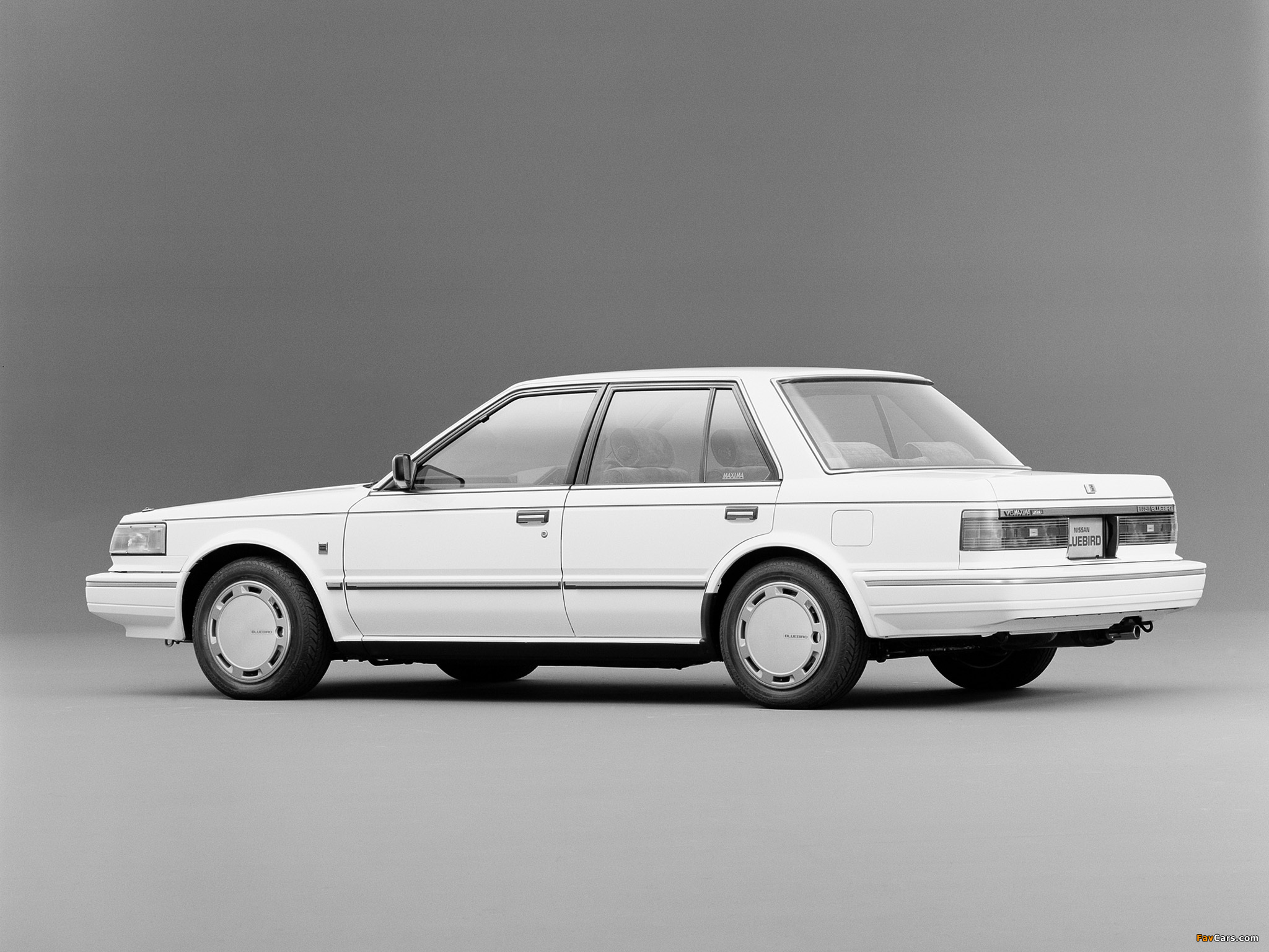 Images of Nissan Bluebird Maxima Sedan (U11) 1986–88 (2048 x 1536)