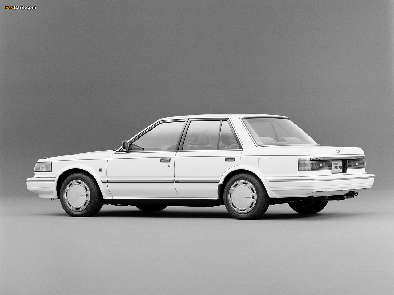 Images of Nissan Bluebird Maxima Sedan (U11) 1986–88 (1280 x 960)