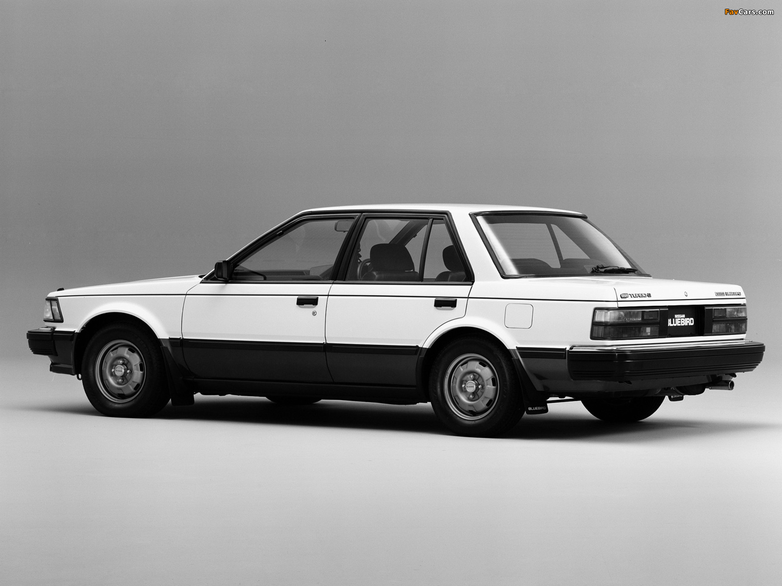Nissan Bluebird SSS Sedan (U11) 1983–85 images (1600 x 1200)