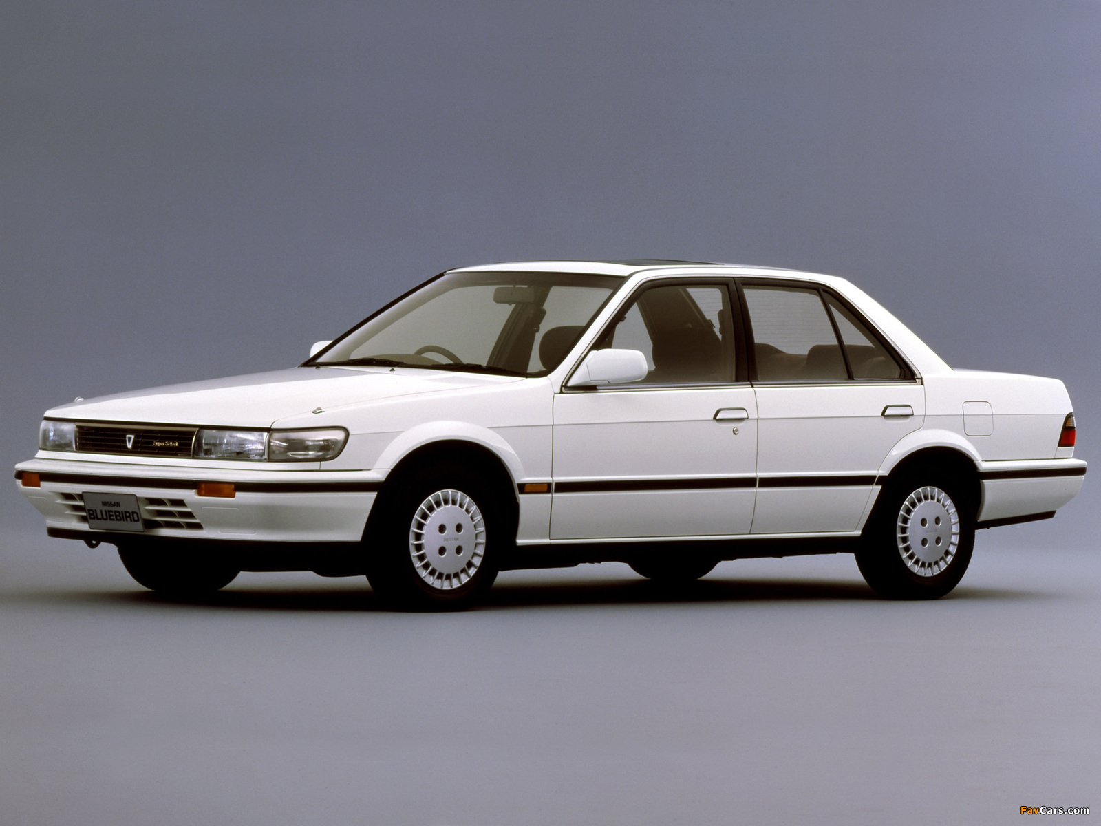 Nissan Bluebird Sedan (U12) 1987–91 pictures (1600 x 1200)
