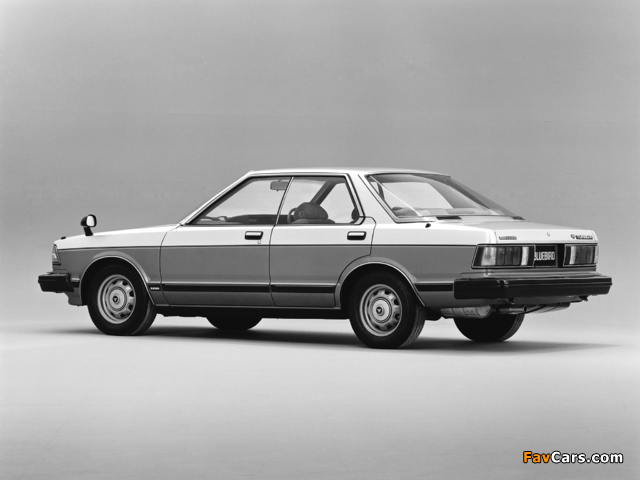 Photos of Nissan Bluebird Hardtop (910) 1982–83 (640 x 480)