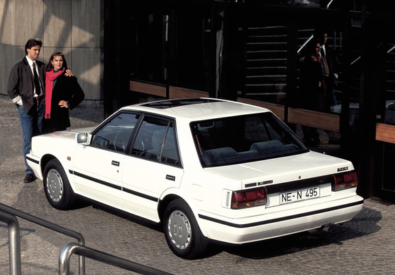 Photos of Nissan Bluebird Sedan (T72) 1987–90