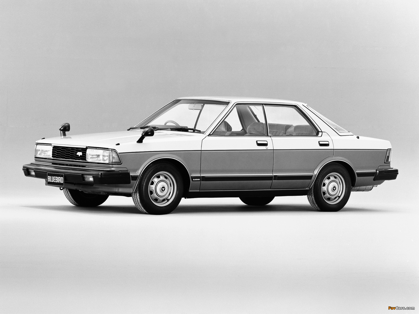 Pictures of Nissan Bluebird Hardtop (910) 1982–83 (1600 x 1200)