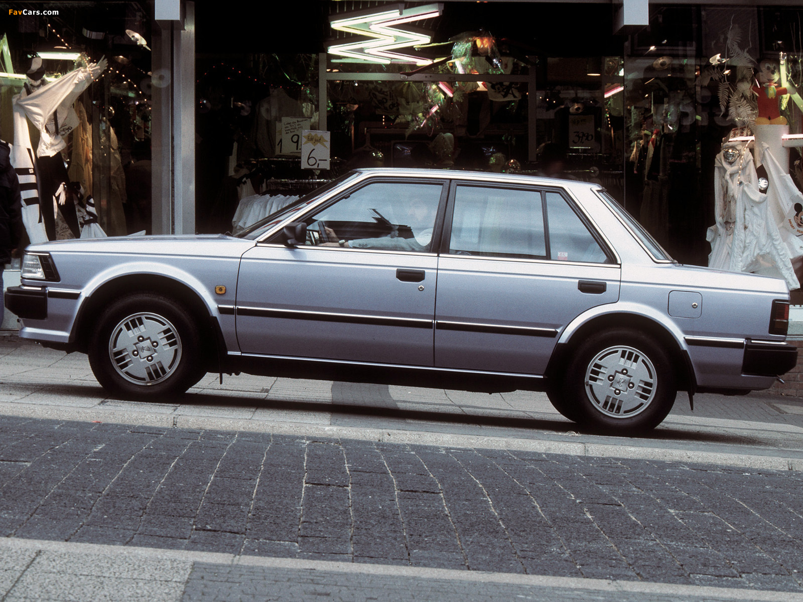 Pictures of Nissan Bluebird Sedan EU-spec (U11) 1983–85 (1600 x 1200)