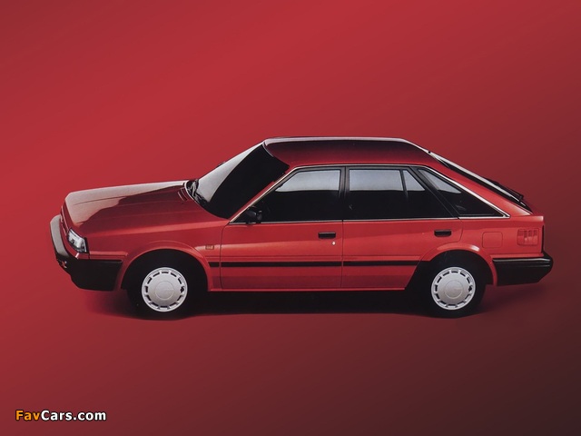 Pictures of Nissan Bluebird Hatchback (T72) 1987–90 (640 x 480)