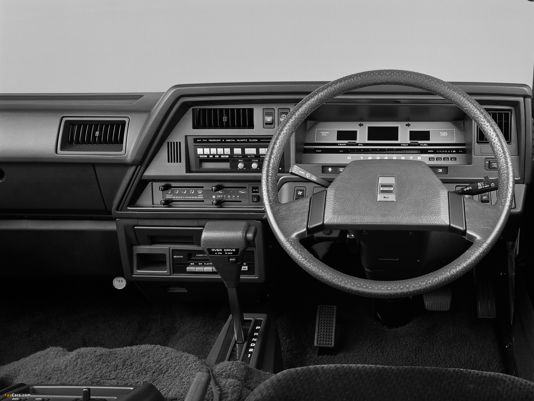 Pictures of Nissan Caravan Silk Road Limousine (E24) 1986–88 (2048 x 1536)
