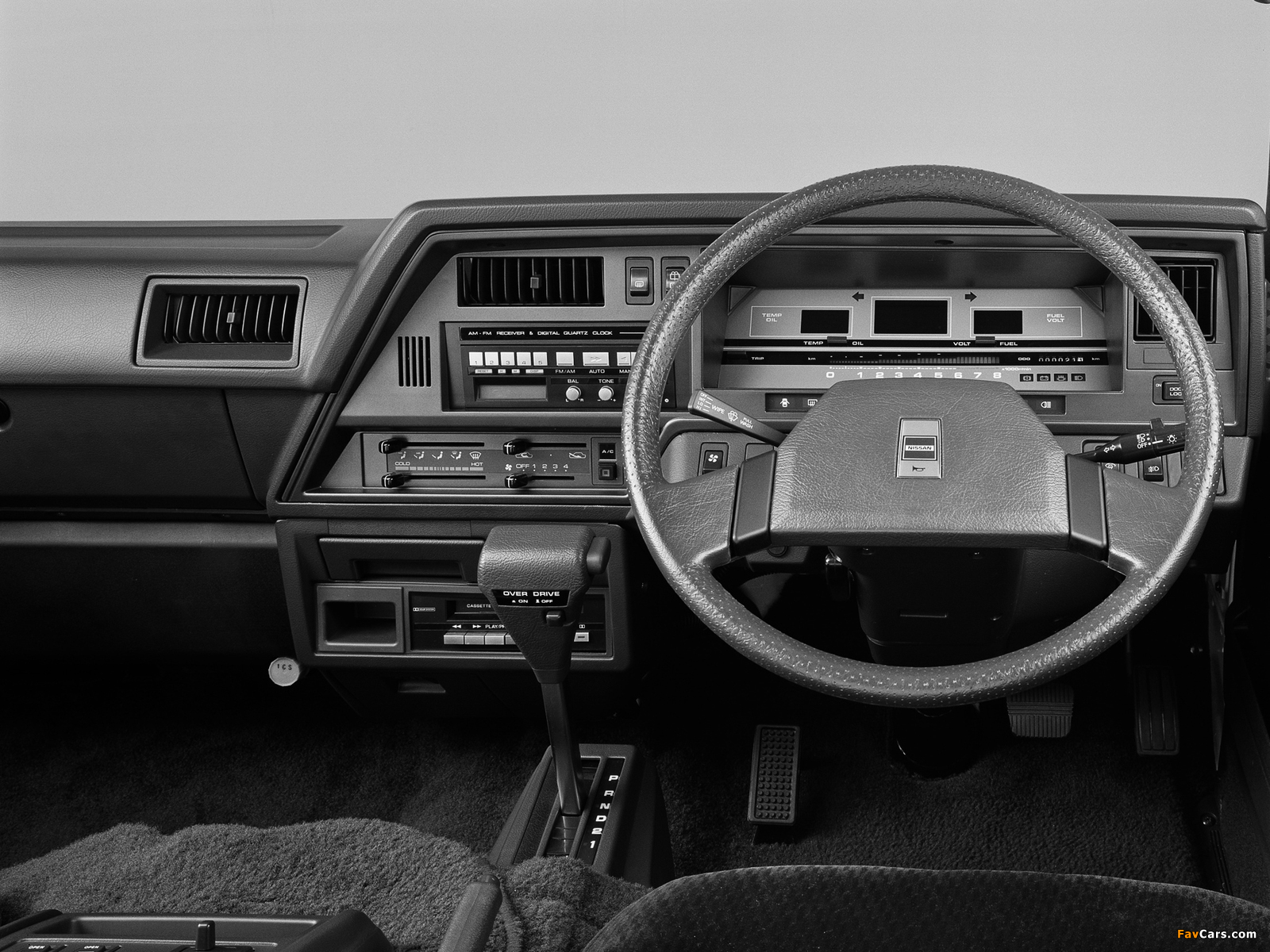 Pictures of Nissan Caravan Silk Road Limousine (E24) 1986–88 (1600 x 1200)