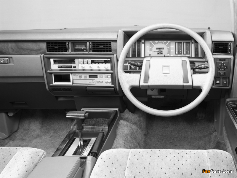 Images of Nissan Cedric Hardtop (Y30) 1983–85 (800 x 600)
