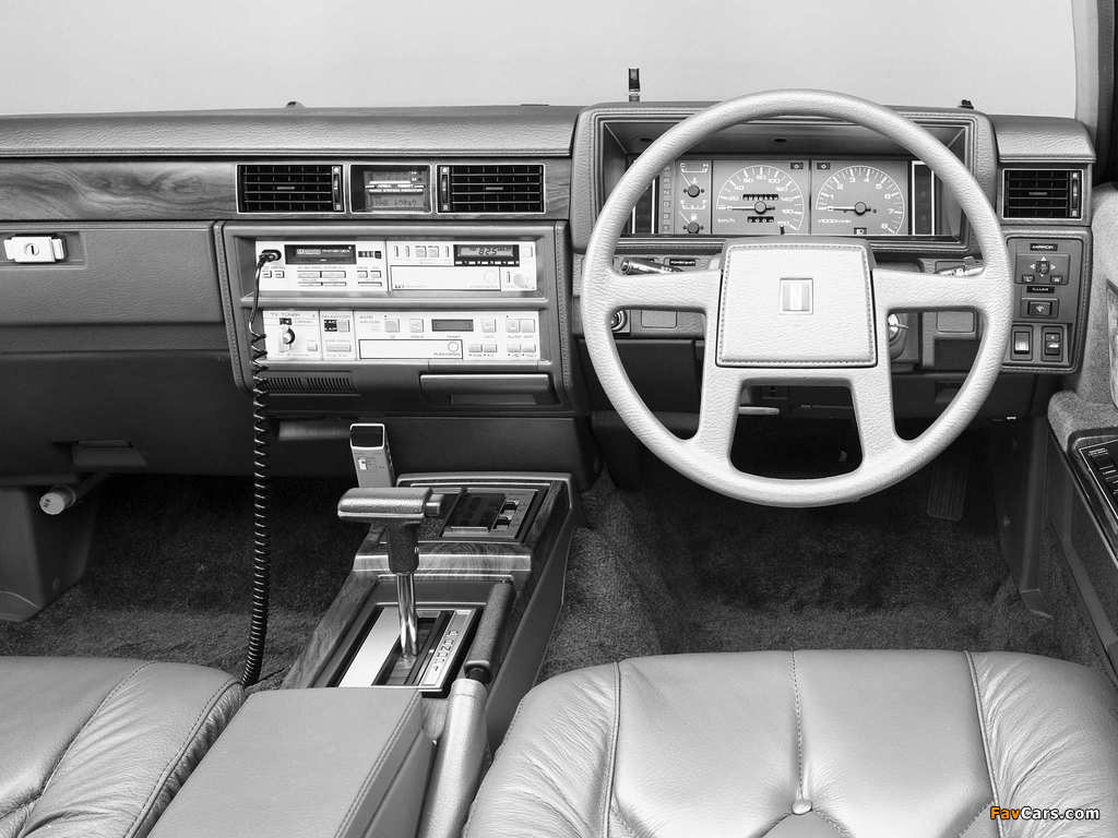 Images of Nissan Cedric Sedan (Y30) 1983–85 (1024 x 768)