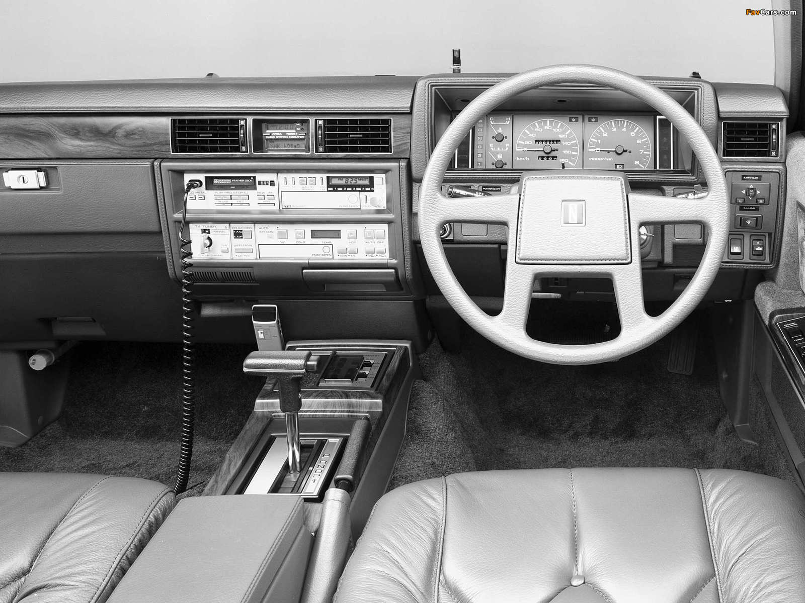 Images of Nissan Cedric Sedan (Y30) 1983–85 (1600 x 1200)