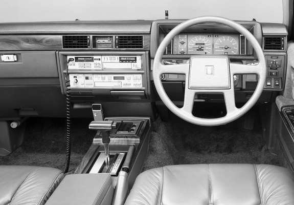 Images of Nissan Cedric Sedan (Y30) 1983–85