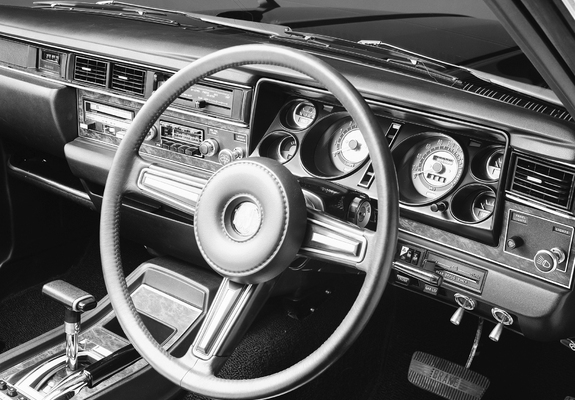 Photos of Nissan Cedric Coupe (330) 1975–79