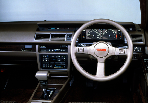 Photos of Nissan Cedric Hardtop (Y31) 1987–91