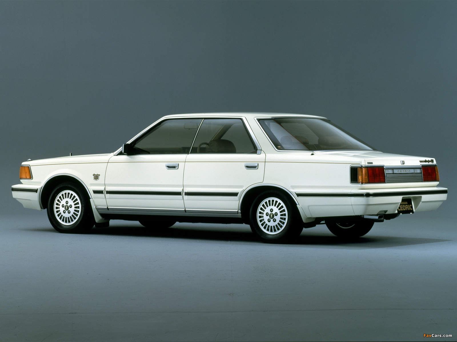 Pictures of Nissan Cedric Hardtop (Y30) 1983–85 (1600 x 1200)