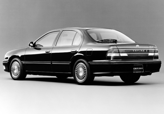 Photos of Nissan Cefiro (A32) 1994–98
