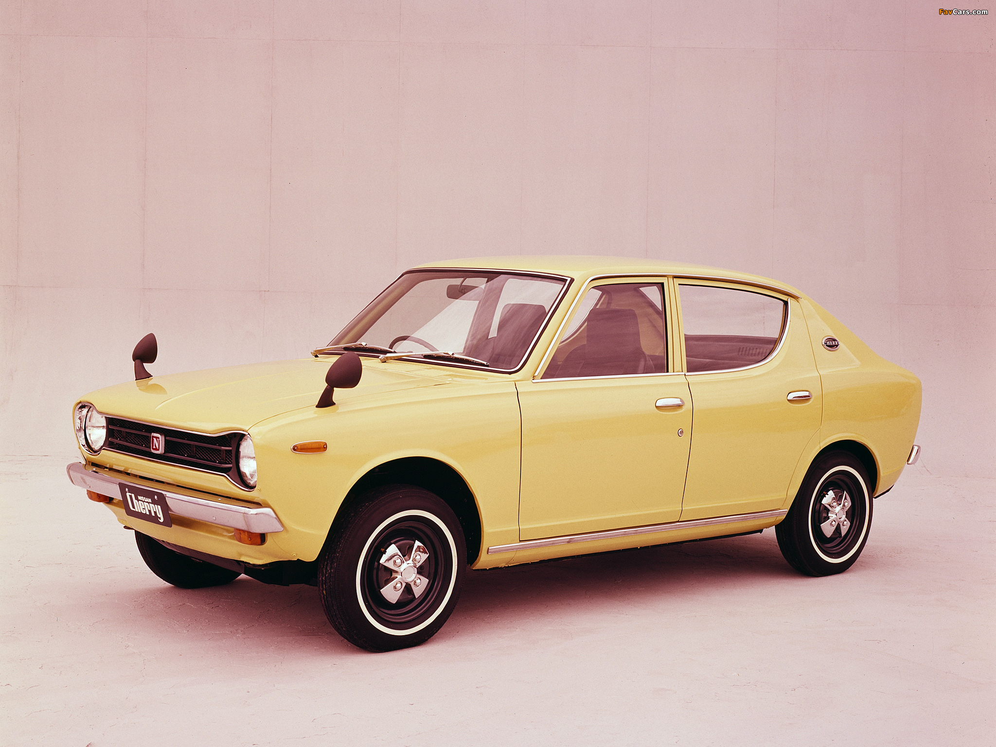 Nissan Cherry 4-door Sedan (E10) 1970–74 images (2048 x 1536)